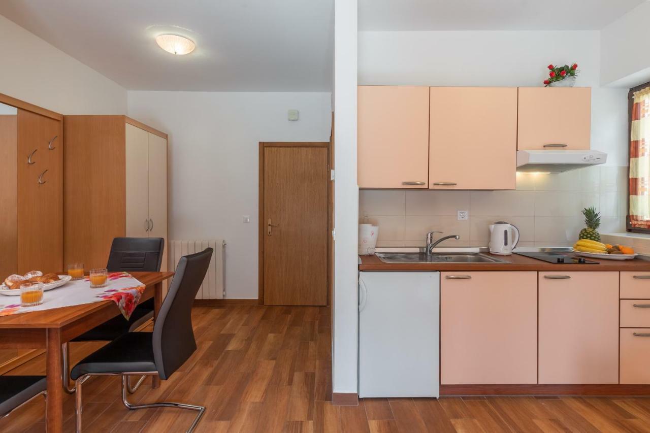 Apartments Prekalj Πόρετς Εξωτερικό φωτογραφία